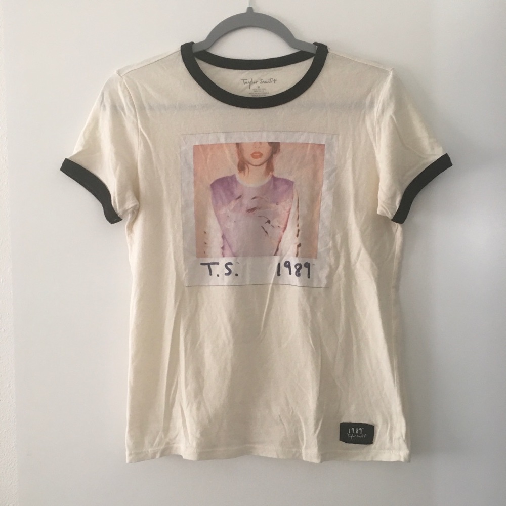 Taylor Swift 1989 World Tour Polaroid T-Shirt